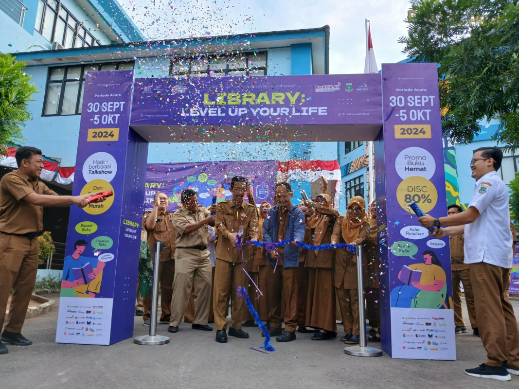 Tingkatkan Literasi, "Library: Level Up Your Life"