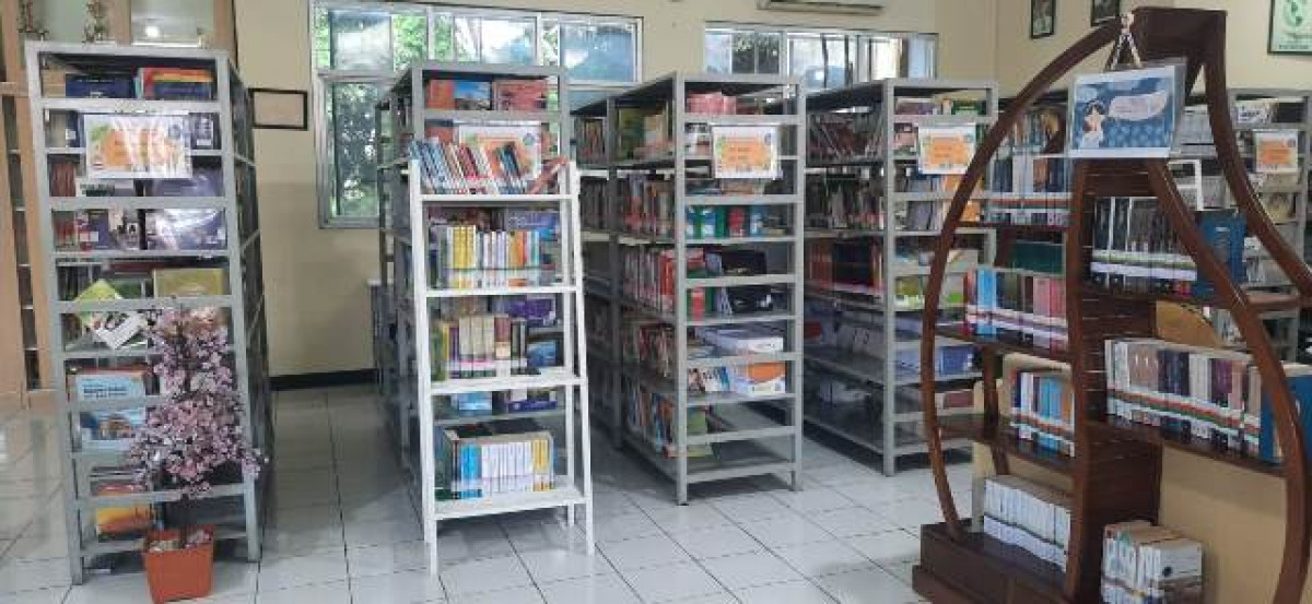 Tentang Buku, Toko Buku, Dan Perpustakaan