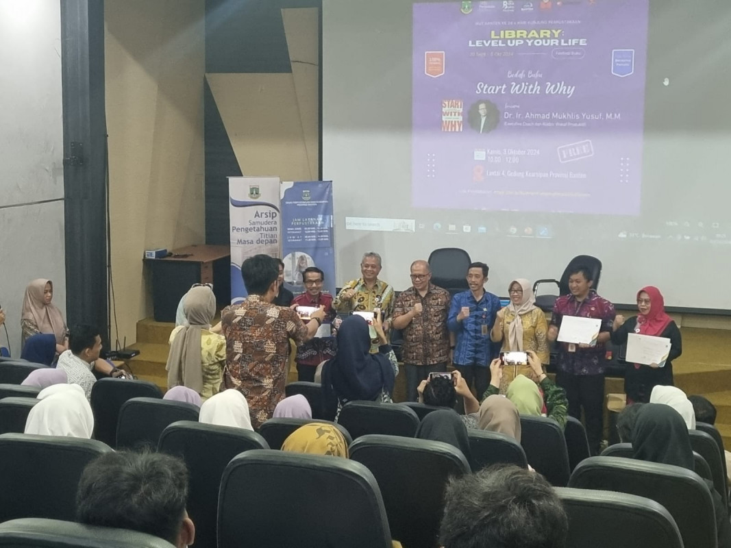 Edukasi, Kreativitas, dan Penghargaan  Semarakkan Hari Kunjung Perpustakaan