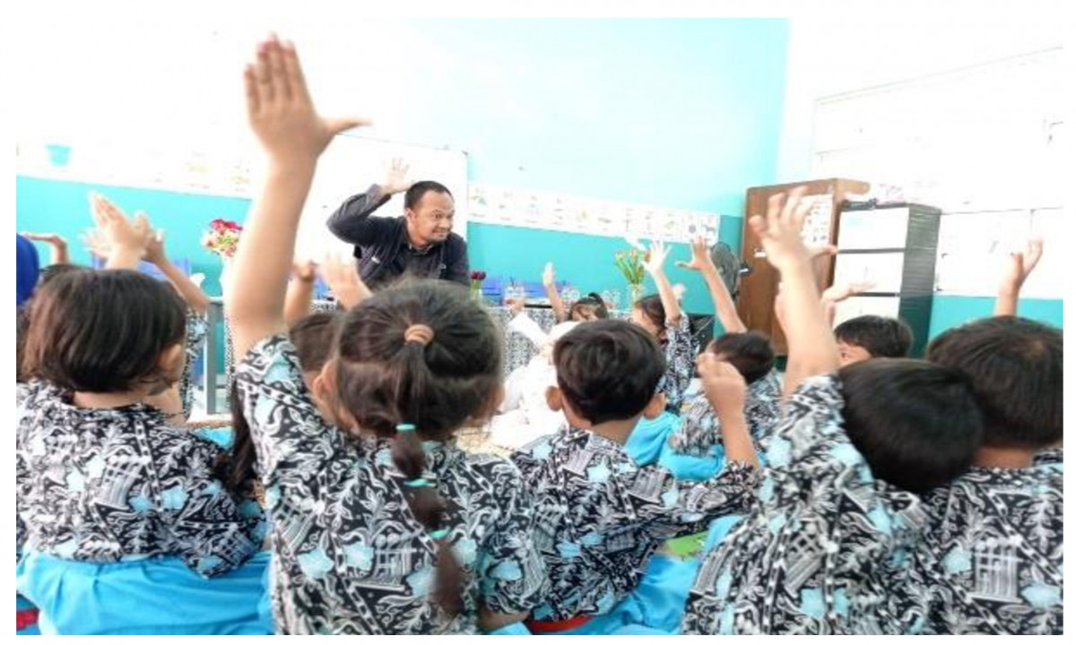 Memperingati Hari Membaca Nyaring Sedunia