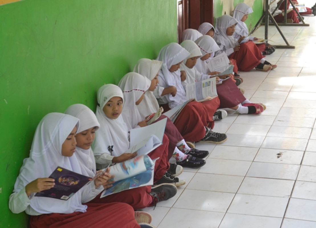 Kritik Pendidikan John Holt: Literasi Memahami Sesuatu