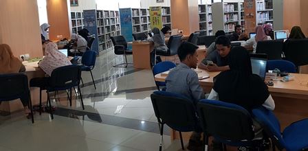 MEMIKAT PEMUSTAKA BERINTERAKSI DENGAN PUSTAKAWAN :   Sebuah Pandangan Untuk Perpustakaan Umum pada Era Pandemi Covid-19