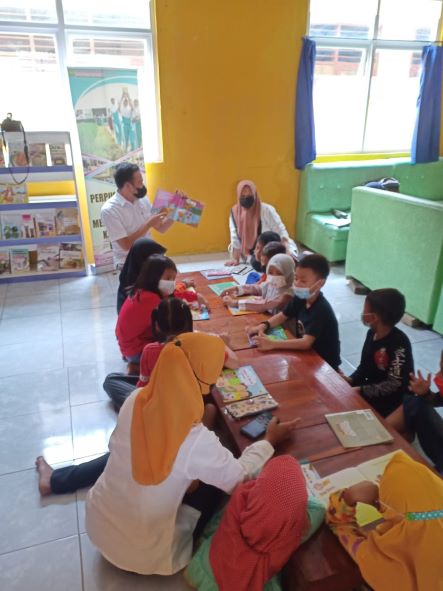 PELAYANAN PRIMA DALAM PENYELENGGARAAN PERPUSTAKAAN