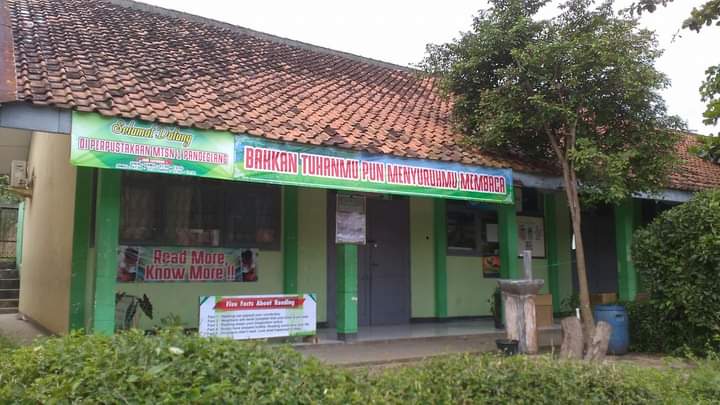 Yth. Kepala Sekolah: Berinvestasilah di Perpustakaan